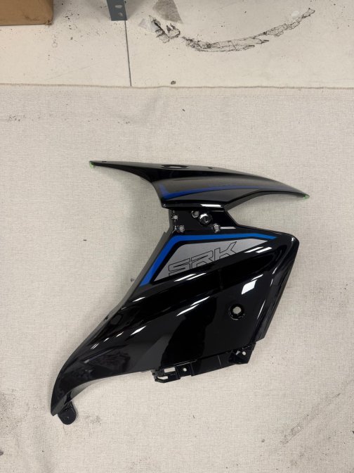 ÖN FAR PANELİ DEKORU SAĞ MAVİ (SRK125-R)