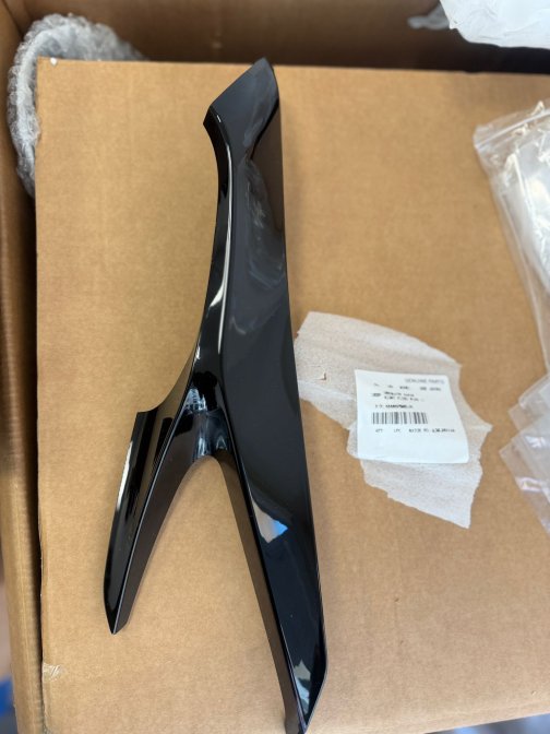 İÇ DİZLİK HAVALANDIRMA DEKORU SAĞ (SRK450-RA)