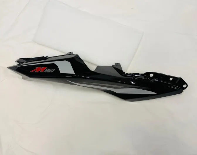 ARKA YAN PANEL SAĞ SİYAH (M250)