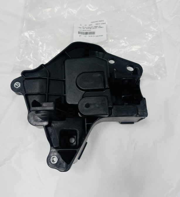 ÖN FAR BAĞLANTI PLASTİĞİ SOL (PRECIO250 MAX)