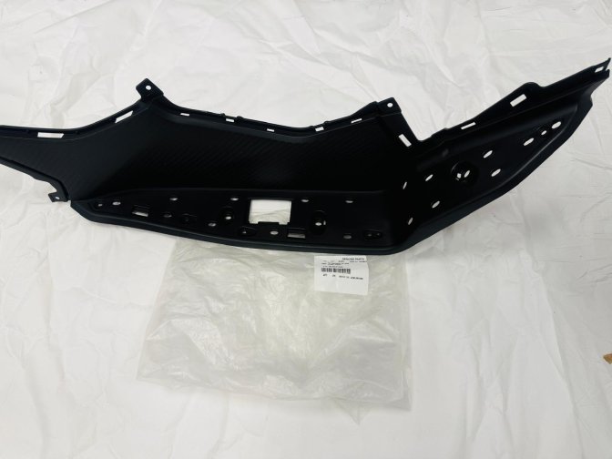 ÖN BASAMAK PLASTİĞİ SAĞ (PRECIO250 MAX)